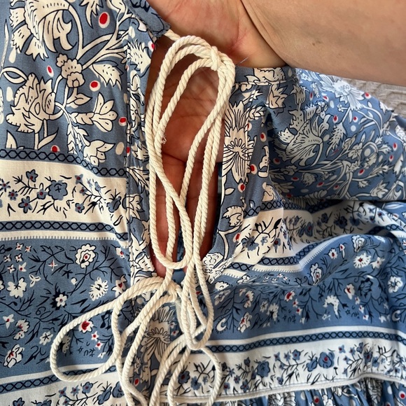 R. Vivimos Floral Blue & White Bohemian Dress - long sleeve, tie front - Large - Picture 15 of 15